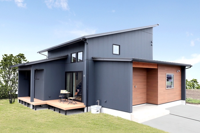 吹き抜けの大空間に家族が集うエアコン１台で快適な住まい